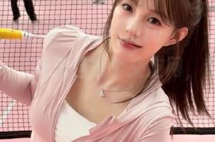 登录“51吃瓜tv”，一边看瓜一边想，“如果这是个交友网，我选谁呢？”