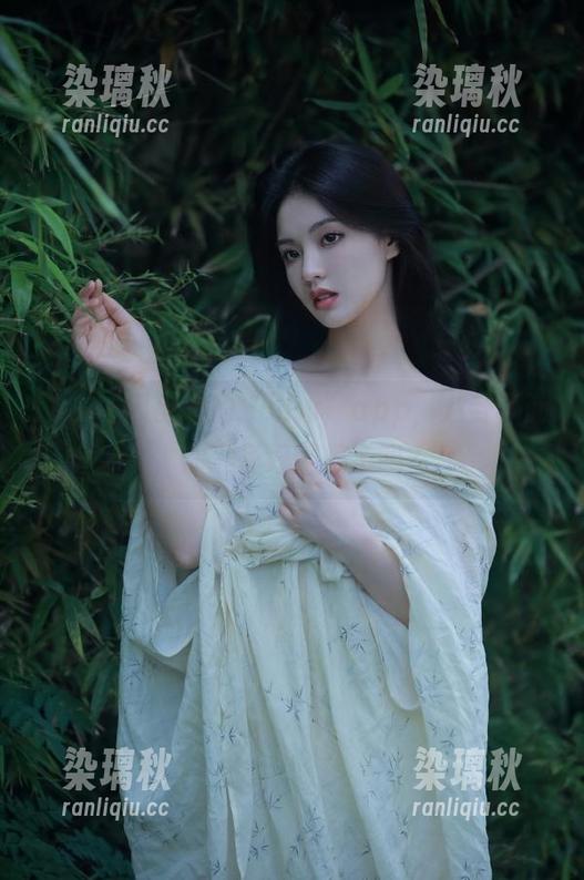 瓜田里的“hlw”app，八卦不断，你准备好迎接了吗？