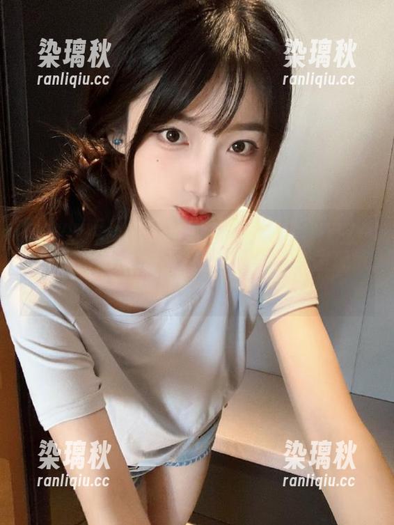www.51 忙里偷闲,冲个地址:www.51cg.fun,深入瓜田,竟然还能发现惊喜!