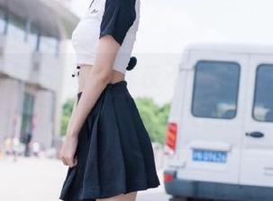 深夜不怕寂寞，人人黑料吃瓜网51app带你入黑暗幽默！