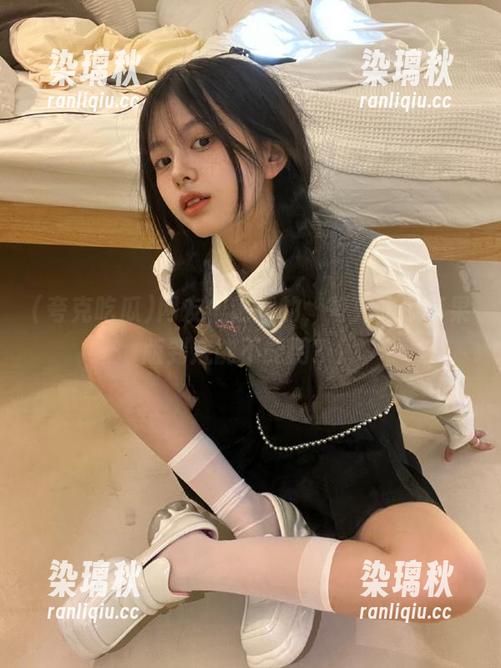 网友们热搜的，夸克吃瓜苹果版到底能不能用？！