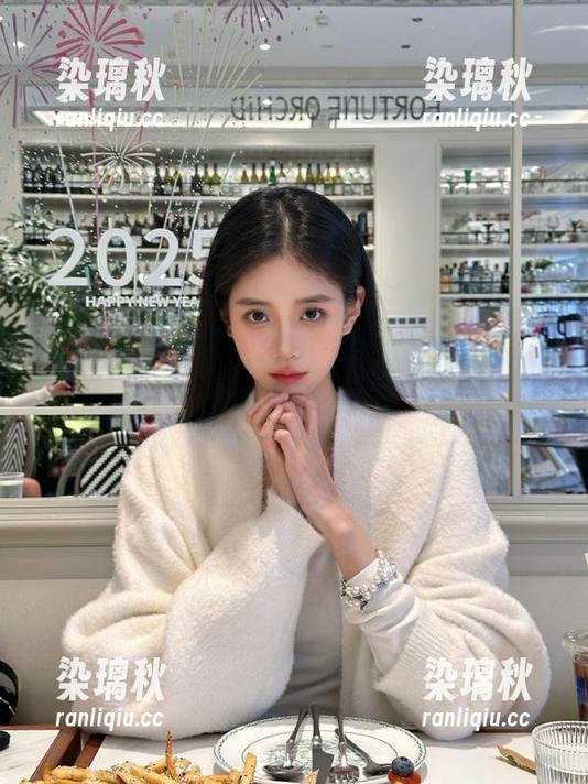 网曝吃瓜更新：八卦届的绝世神剧，等你来追！