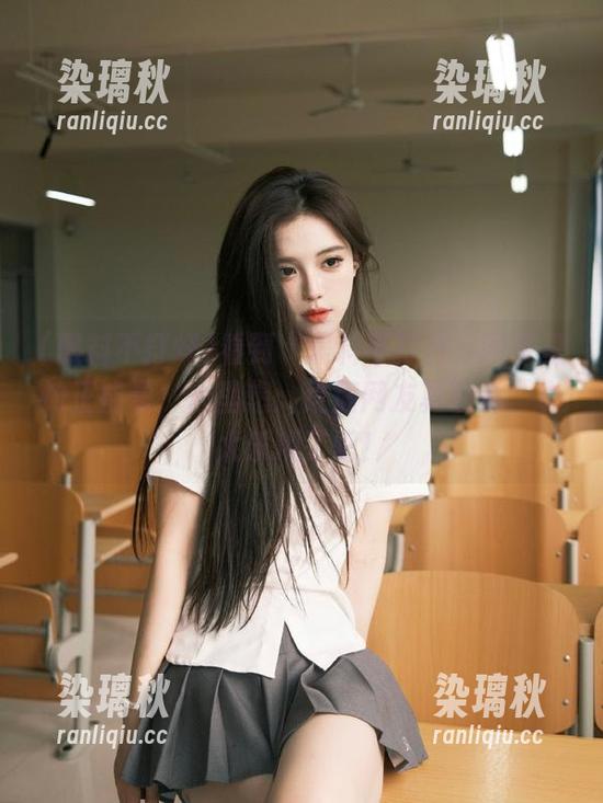 黑料不打烊 看到“黑料不打烊”网页里的正能量,心里想:这届网友真敢说,也太乐观了吧!