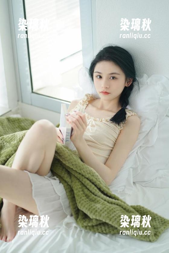 黑料不打烊苹果版，全新吃瓜福利姬，噢，这瓜看着就让人想流口水！