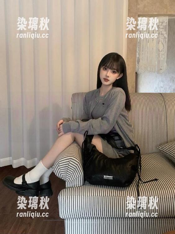 可爱的人们，赶紧下载“黑料在线吃瓜”，我们一起揭开那些轻松愉快的黑料，嘿嘿～