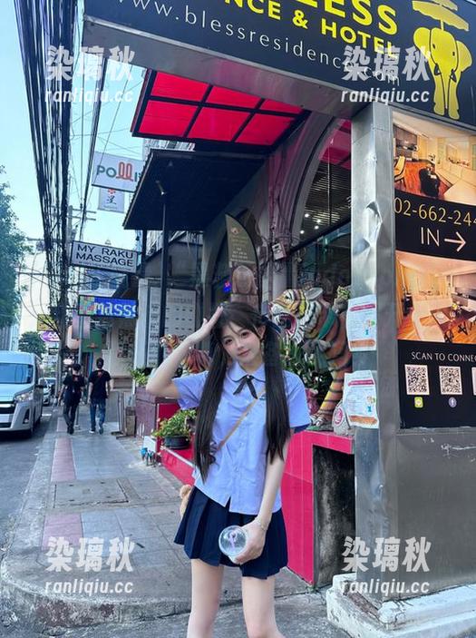 “黑料正能量index·php”：甜蜜与黑暗的碰撞，传送门带你揭开令人喷饭的内幕，准备好了吗？