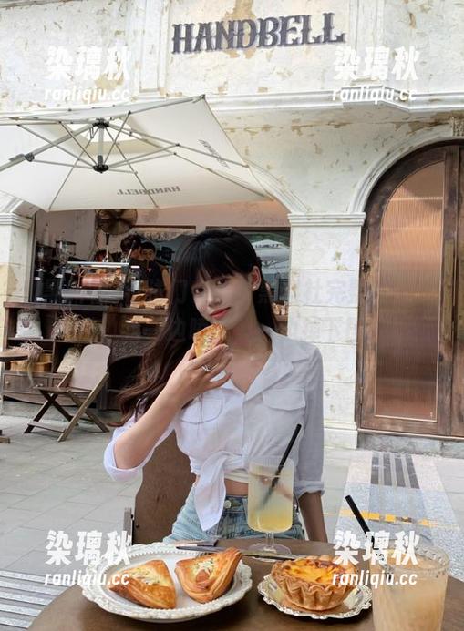 传送门在此，黑料社完整版任你挑！我一边嗑瓜，一边掉下巴！