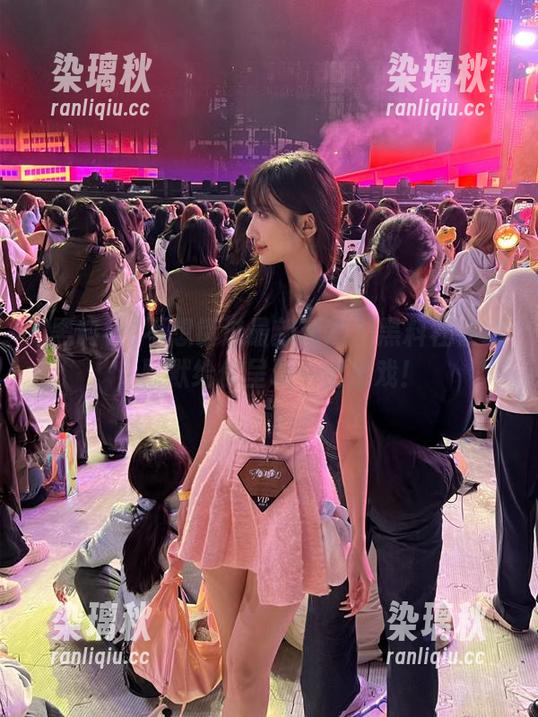 黑料社 不想错过最新动态?黑料社在线,默默给你呈现一出出戏!